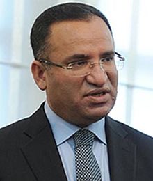 Bekir_Bozdağ_(cropped).jpg